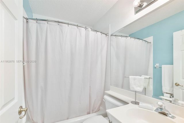 11227 NW 73rd Ter, Doral, FL 33178