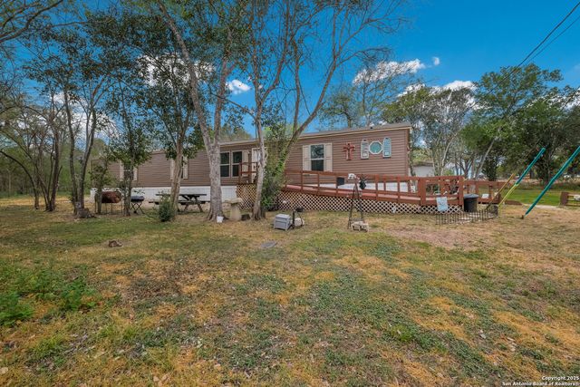 110 Old St, Seguin, TX 78155