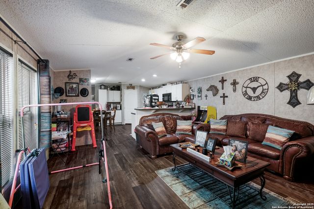 110 Old St, Seguin, TX 78155