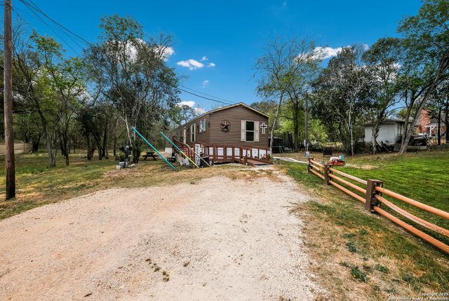 110 Old St, Seguin, TX 78155