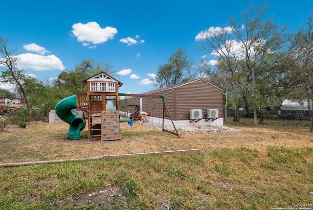 110 Old St, Seguin, TX 78155