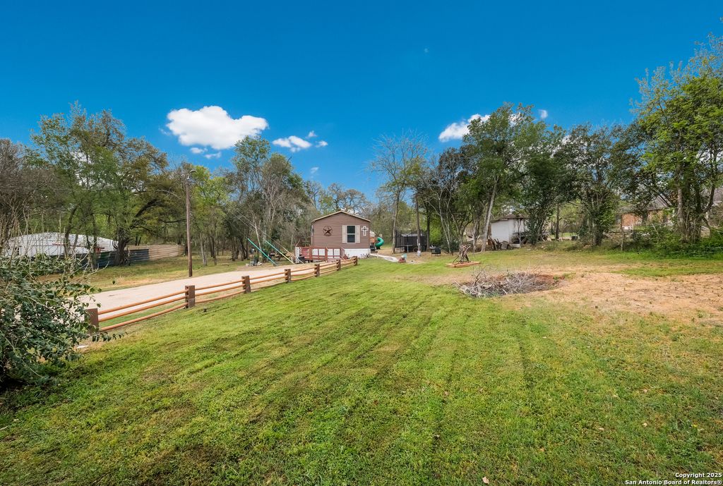 110 Old St, Seguin, TX 78155
