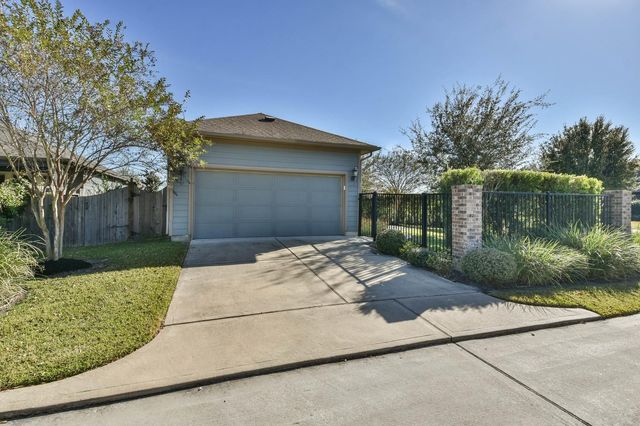 16803 Amelia Island Drive, Cypress, TX 77433