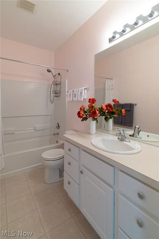 9119 Chatham Circle, North Ridgeville, OH 44039