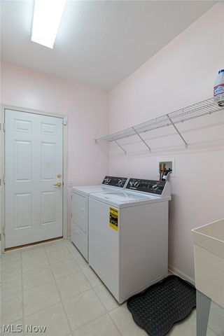 9119 Chatham Circle, North Ridgeville, OH 44039