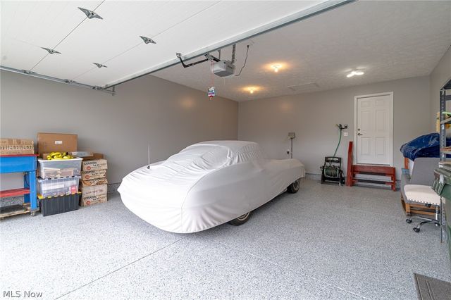 9119 Chatham Circle, North Ridgeville, OH 44039