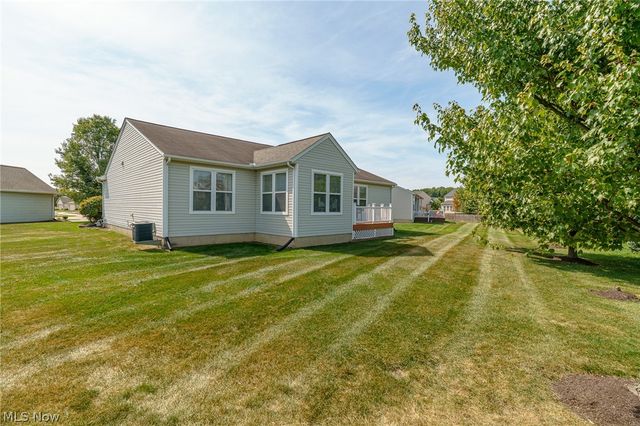 9119 Chatham Circle, North Ridgeville, OH 44039