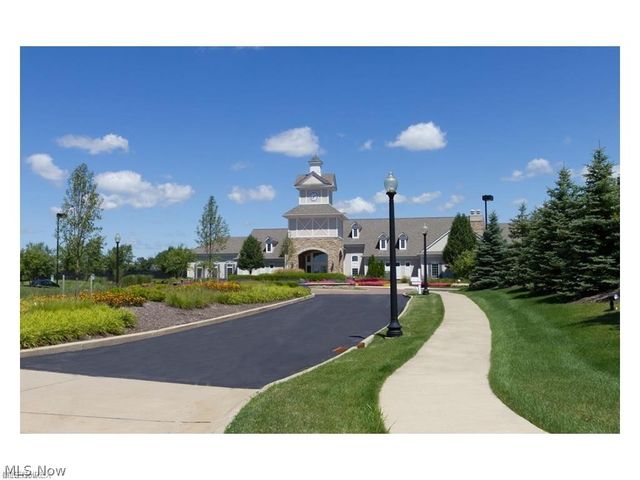 9119 Chatham Circle, North Ridgeville, OH 44039