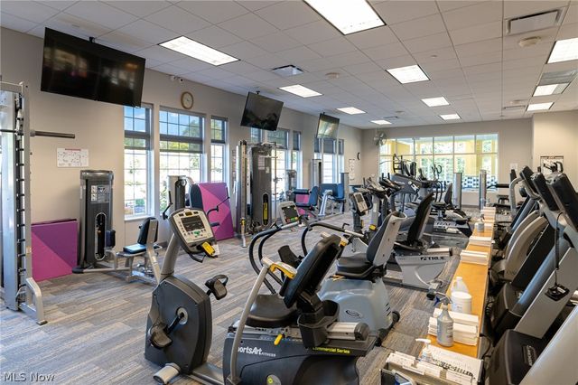 9119 Chatham Circle, North Ridgeville, OH 44039