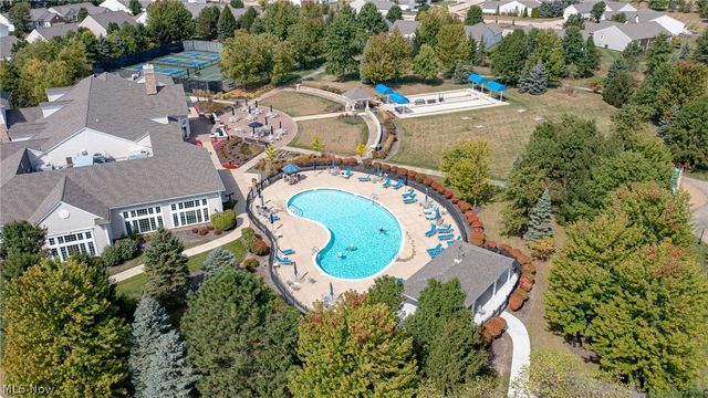 9119 Chatham Circle, North Ridgeville, OH 44039