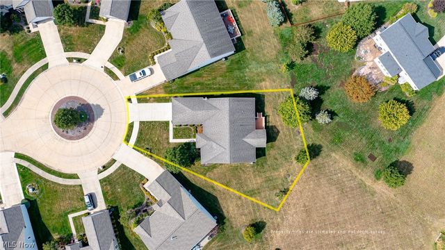 9119 Chatham Circle, North Ridgeville, OH 44039