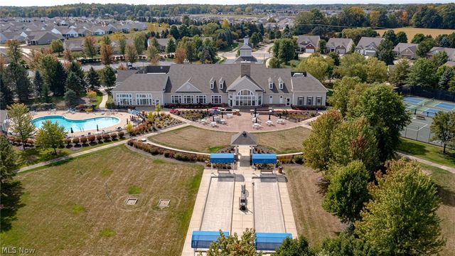 9119 Chatham Circle, North Ridgeville, OH 44039