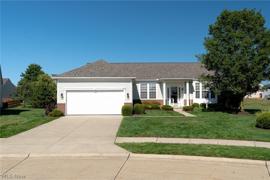 9119 Chatham Circle, North Ridgeville, OH 44039