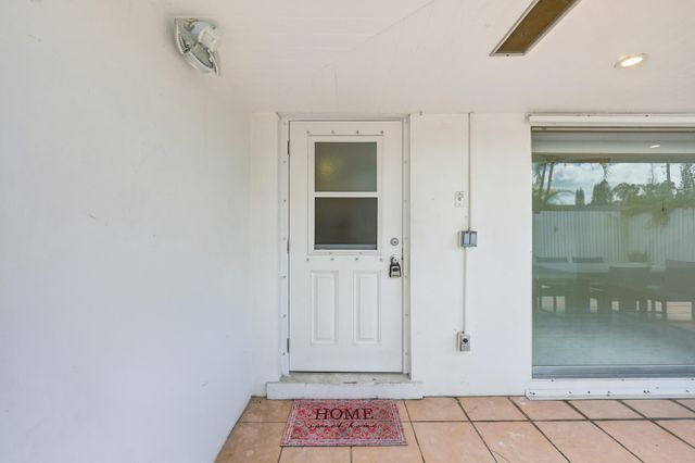 126 WEST Court, Royal Palm Beach, FL 33411
