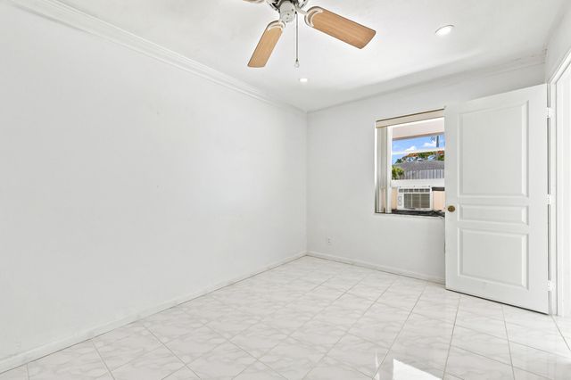 126 WEST Court, Royal Palm Beach, FL 33411