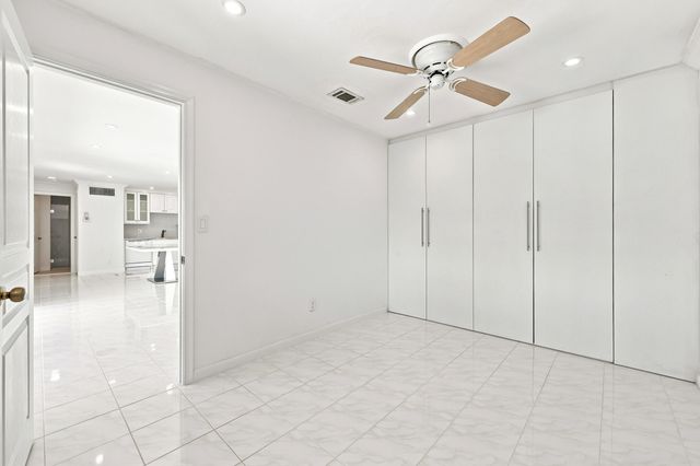 126 WEST Court, Royal Palm Beach, FL 33411