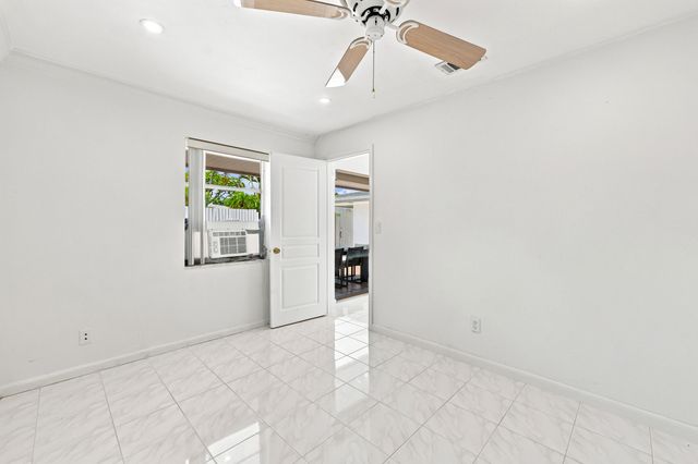 126 WEST Court, Royal Palm Beach, FL 33411