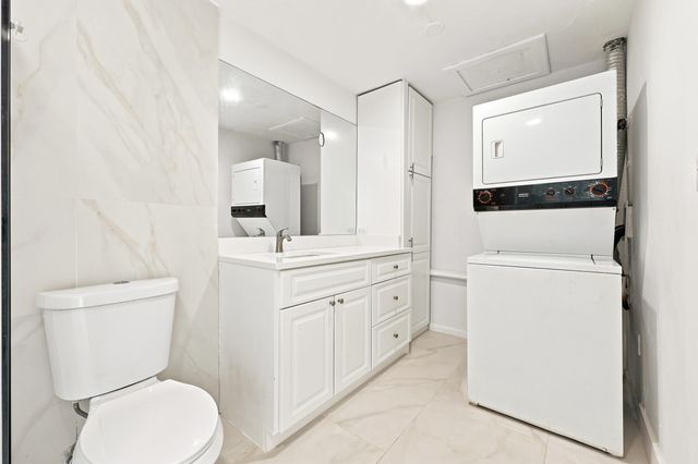 126 WEST Court, Royal Palm Beach, FL 33411