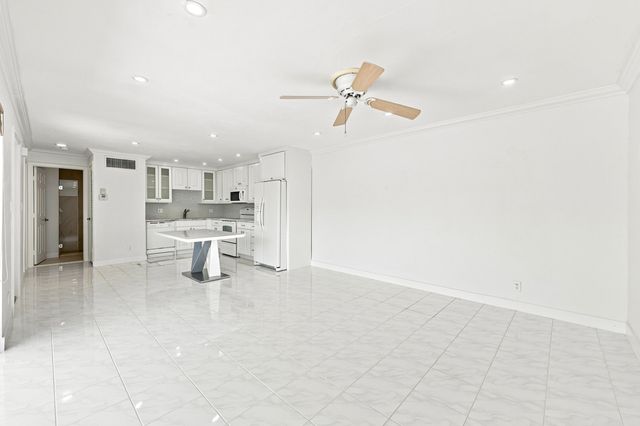 126 WEST Court, Royal Palm Beach, FL 33411