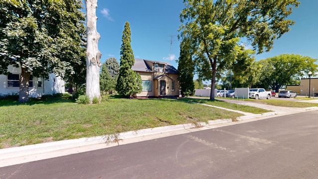 447 E Schlieman Avenue, Appleton, MN 56208