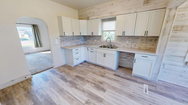 447 E Schlieman Avenue, Appleton, MN 56208