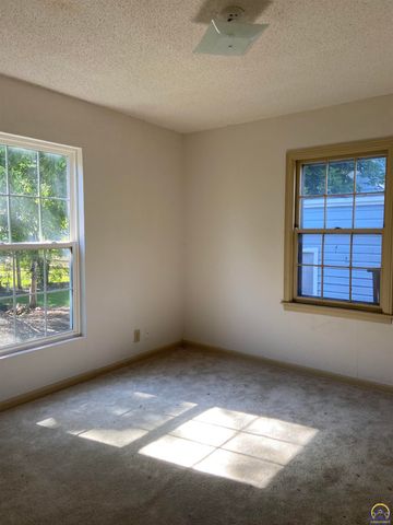 1019 SW Wayne AVE, Topeka, KS 66604