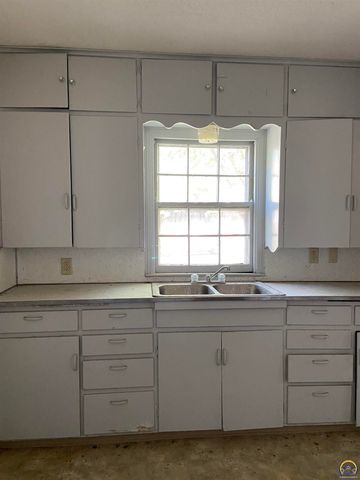 1019 SW Wayne AVE, Topeka, KS 66604