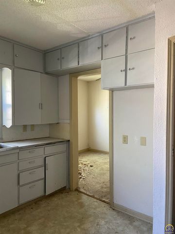 1019 SW Wayne AVE, Topeka, KS 66604