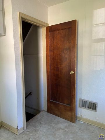 1019 SW Wayne AVE, Topeka, KS 66604