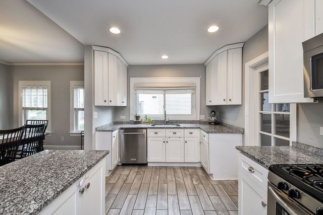 522 S West Street, Wheaton, IL 60187