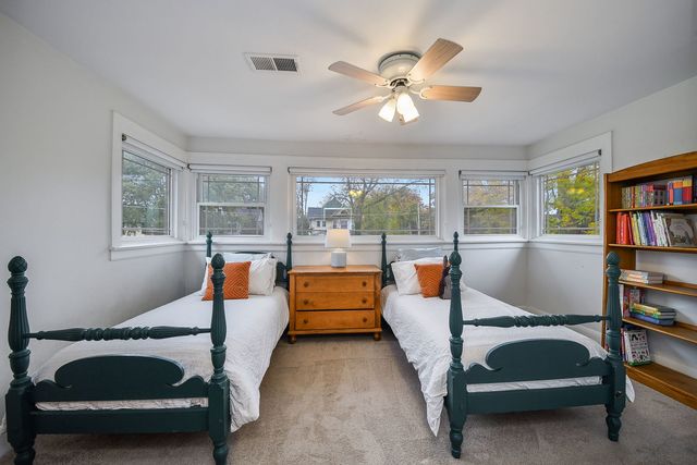 522 S West Street, Wheaton, IL 60187