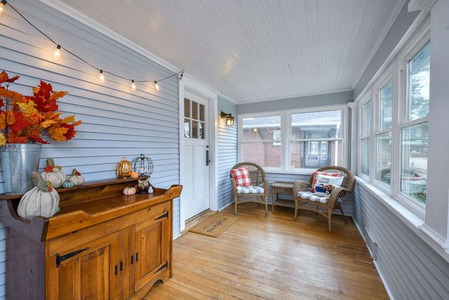 522 S West Street, Wheaton, IL 60187