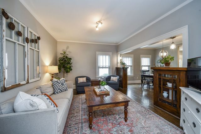 522 S West Street, Wheaton, IL 60187