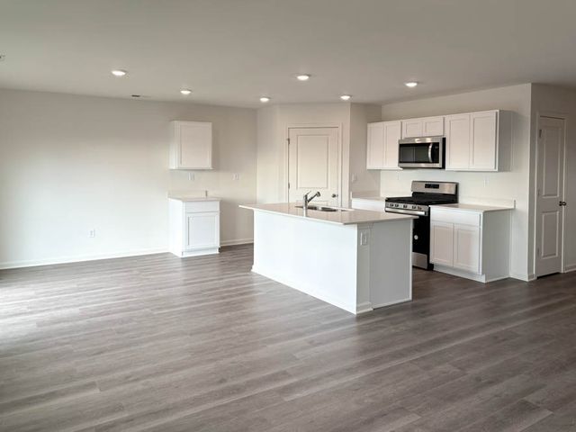 6292 Redwood Trail, Wonder Lake, IL 60097