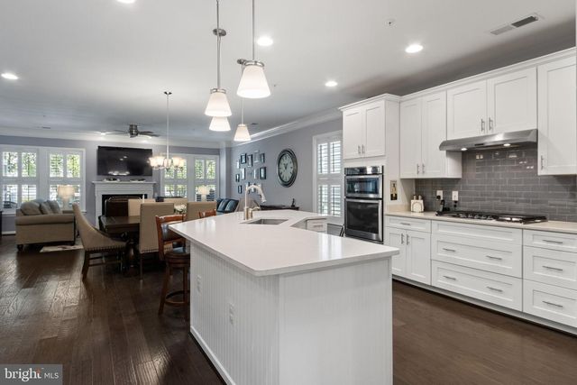 132 DENISON ST, Fredericksburg, VA 22406