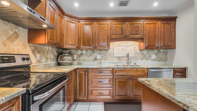2510 Rampart Way S, Hollywood, FL 33026