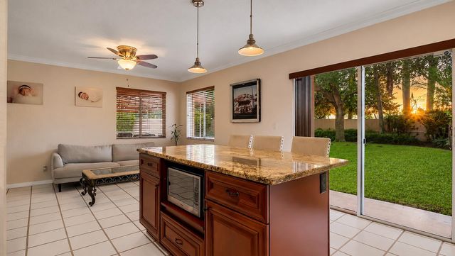 2510 Rampart Way S, Hollywood, FL 33026