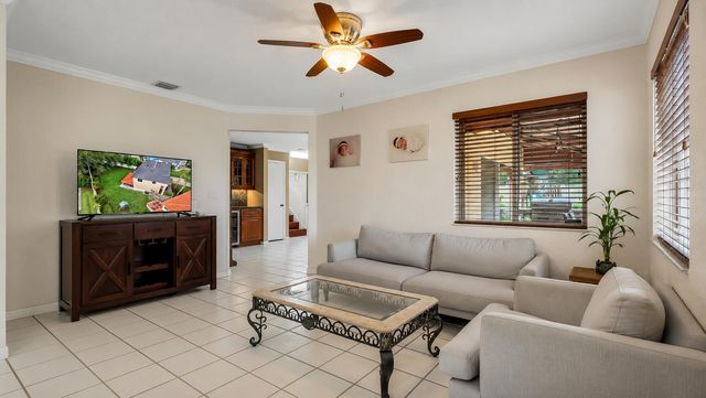 2510 Rampart Way S, Hollywood, FL 33026