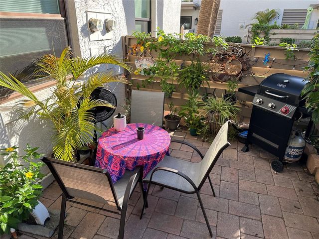 655 WOODLAWN DRIVE 655, Bradenton, FL 34210