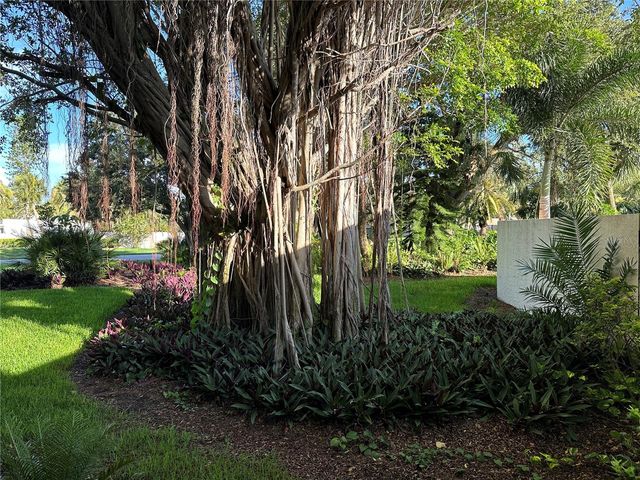 655 WOODLAWN DRIVE 655, Bradenton, FL 34210