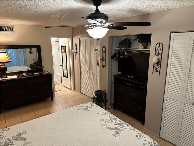 655 WOODLAWN DRIVE 655, Bradenton, FL 34210