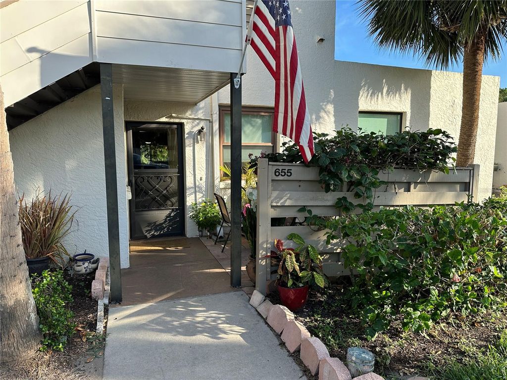 655 WOODLAWN DRIVE 655, Bradenton, FL 34210