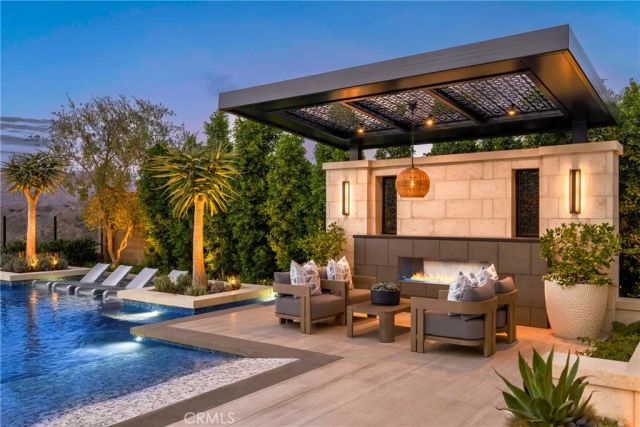 454 Ridgecrest, Irvine, CA 92602