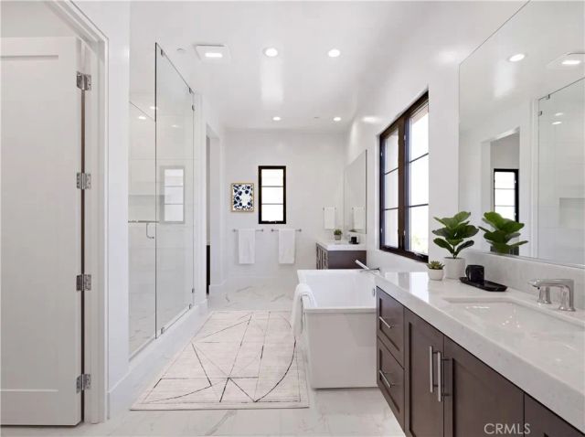454 Ridgecrest, Irvine, CA 92602
