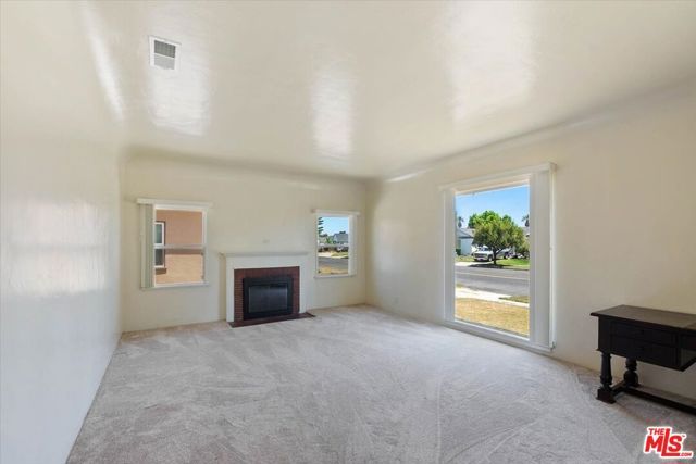 4021 Degnan Boulevard, Los Angeles, CA 90008