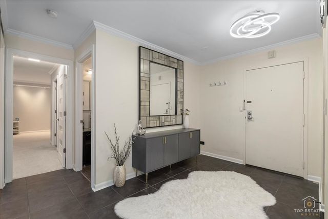 1405 E Central Road 222C, Arlington Heights, IL 60005