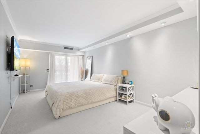 1405 E Central Road 222C, Arlington Heights, IL 60005