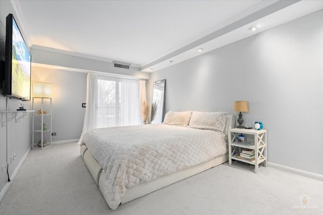 1405 E Central Road 222C, Arlington Heights, IL 60005