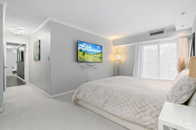 1405 E Central Road 222C, Arlington Heights, IL 60005