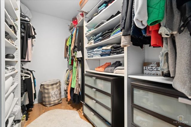 1405 E Central Road 222C, Arlington Heights, IL 60005